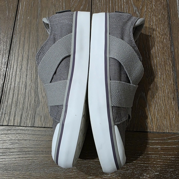 Keen Elsa III Gore Slip On Sneakers, Women's Size 5 - Picture 6 of 9